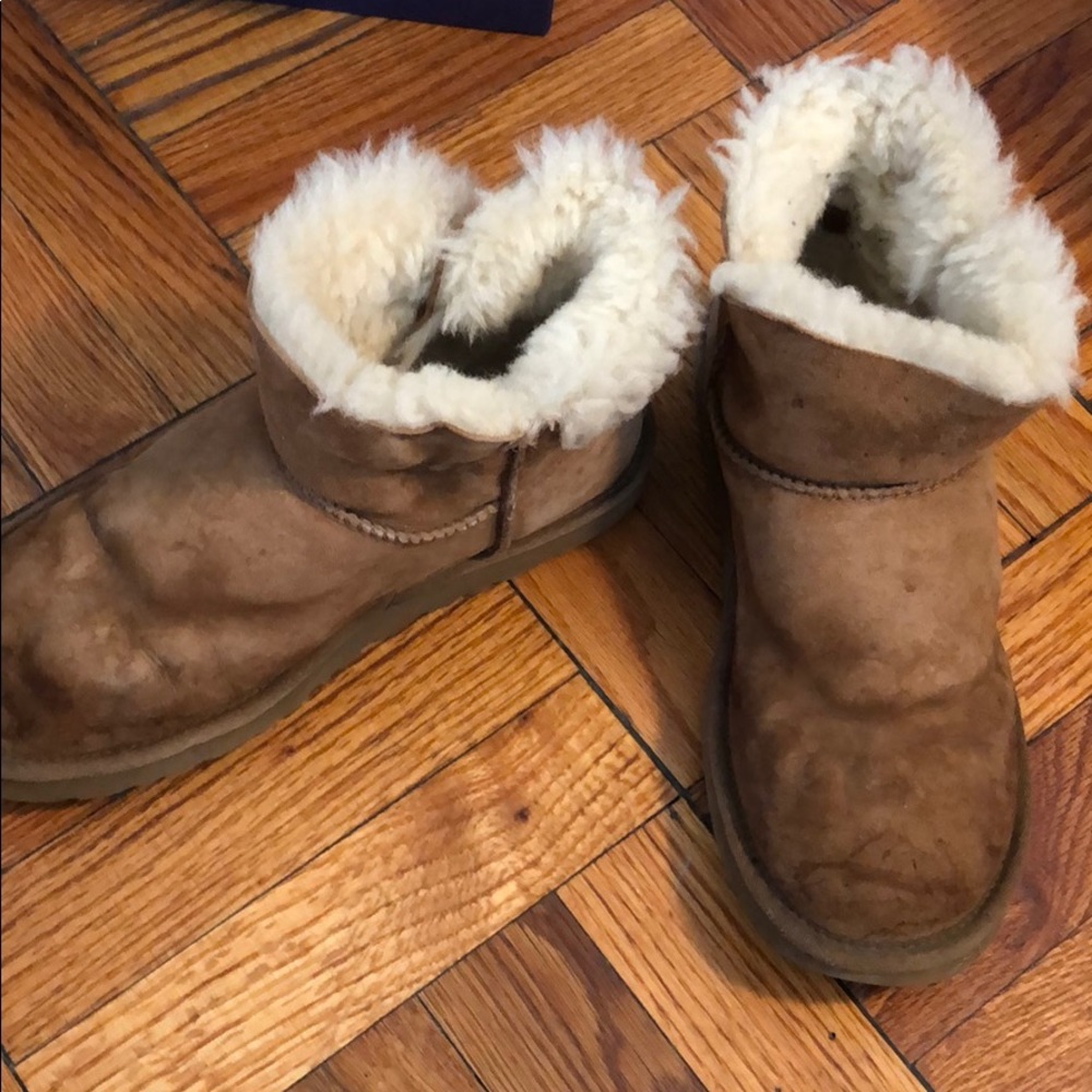 UGG